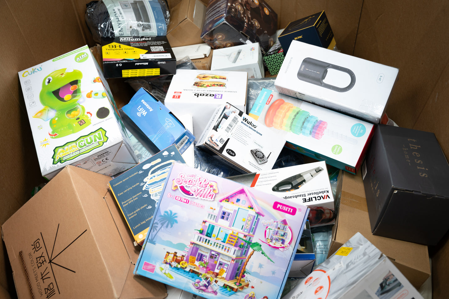 Purchase AMZ LPN high-piece-count truckloads featuring electronics, kids' toys, home goods, general merchandise, health and beauty items, seasonal food, and apparel from Zapps Wholesale.