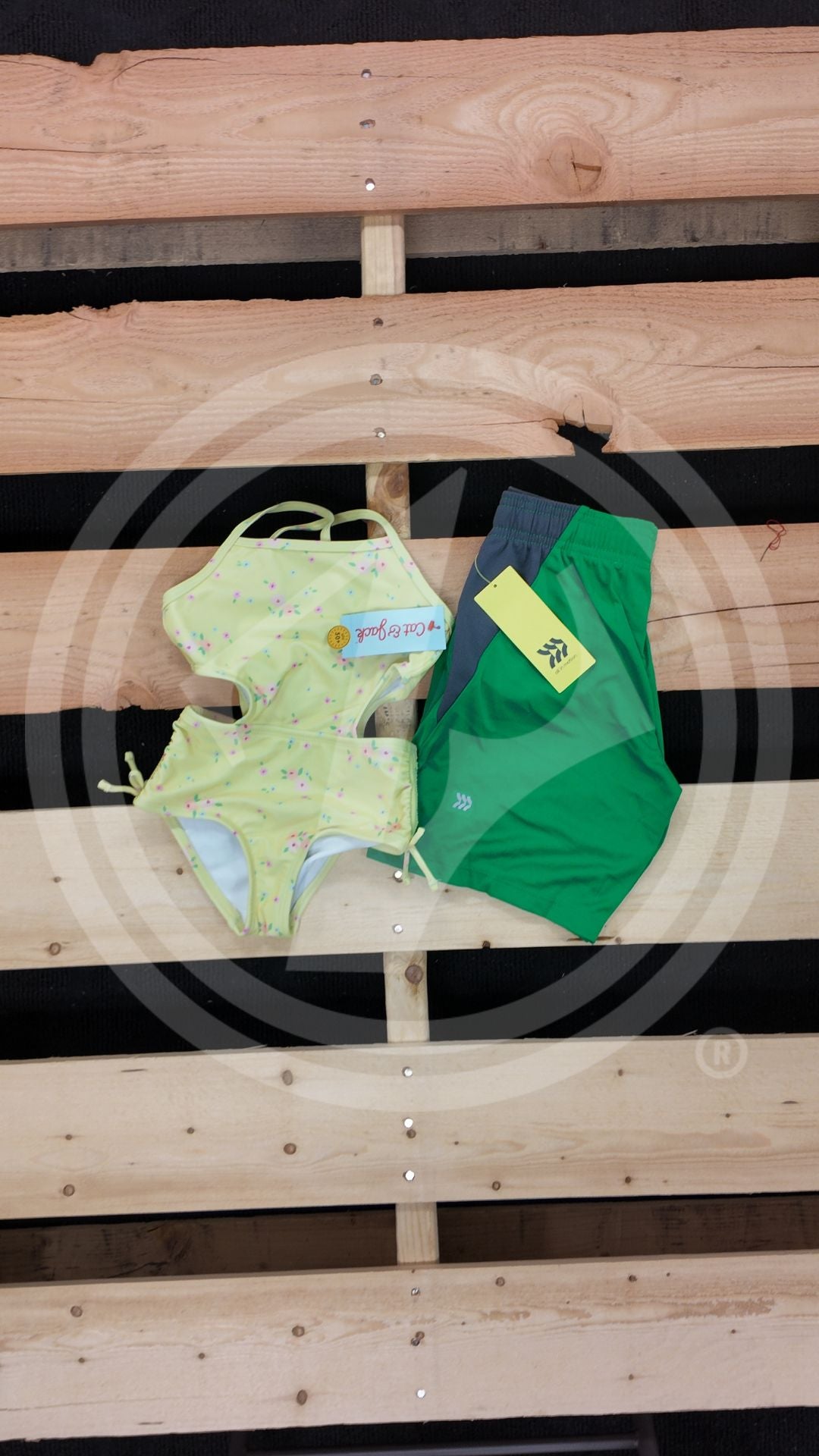 Purchase TGT case pack truckloads featuring a mix of clothing, shoes, and accessories for men, women, kids, and babies, in various seasons and sizes, from Zapps Wholesale.