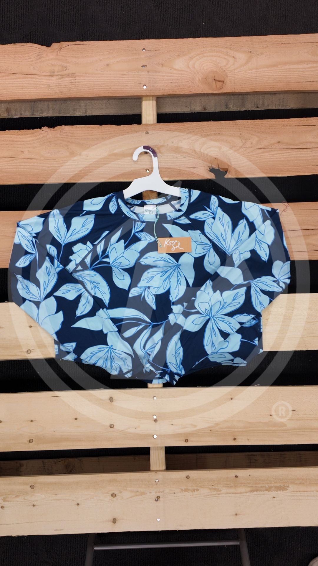 Purchase TGT case pack truckloads featuring a mix of clothing, shoes, and accessories for men, women, kids, and babies, in various seasons and sizes, from Zapps Wholesale.