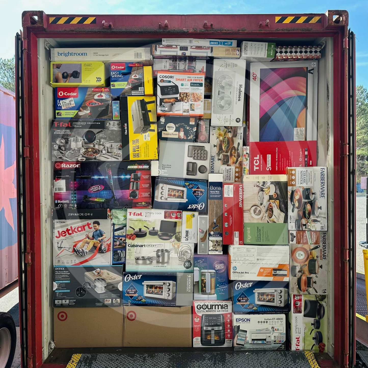 Purchase TGT general merchandise truckloads featuring a mix of home goods, kids' toys, electronics, furniture, and clothing from Zapps Wholesale.