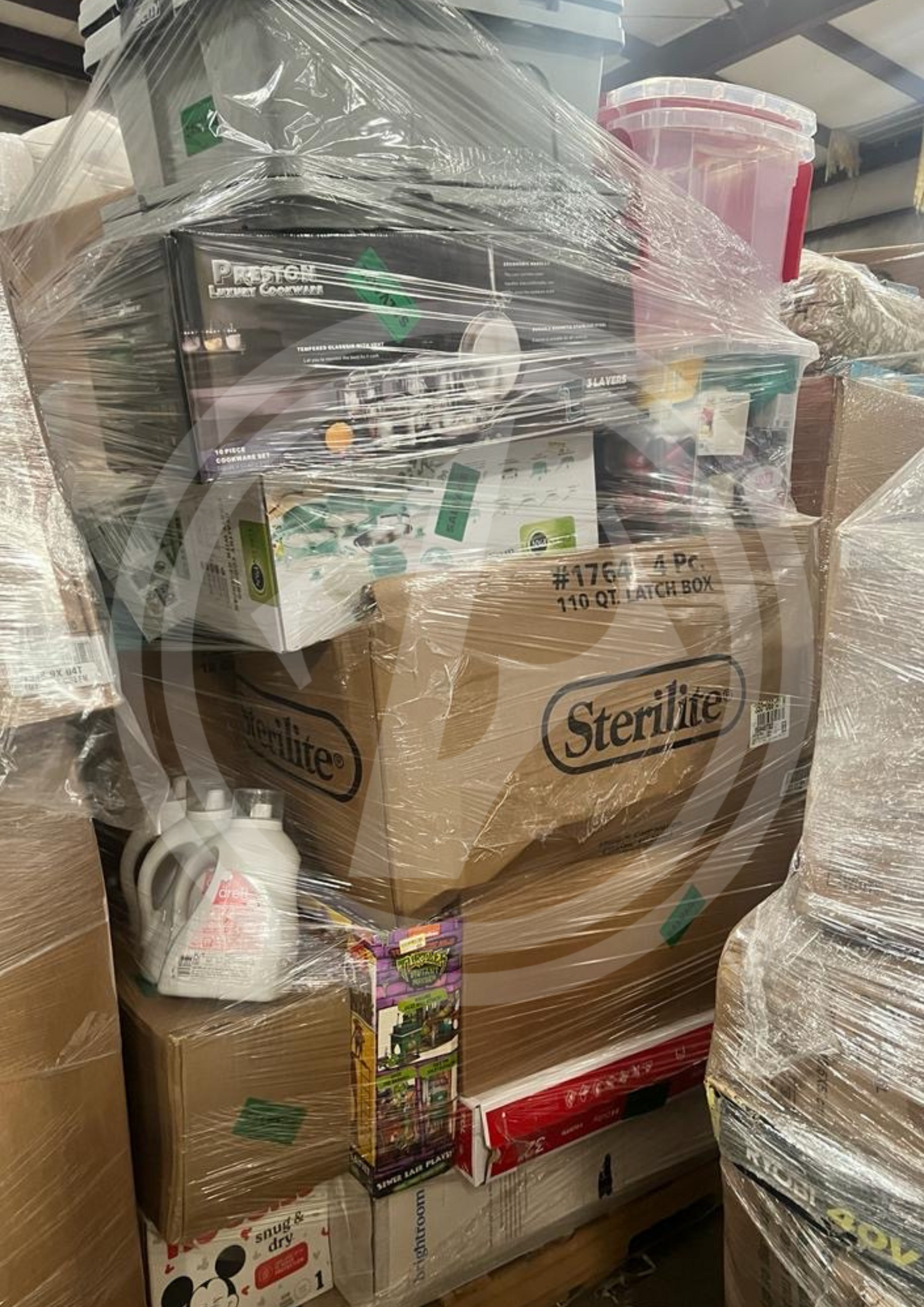 Purchase TGT general merchandise truckloads featuring a mix of home goods, kids' toys, electronics, furniture, and clothing from Zapps Wholesale.