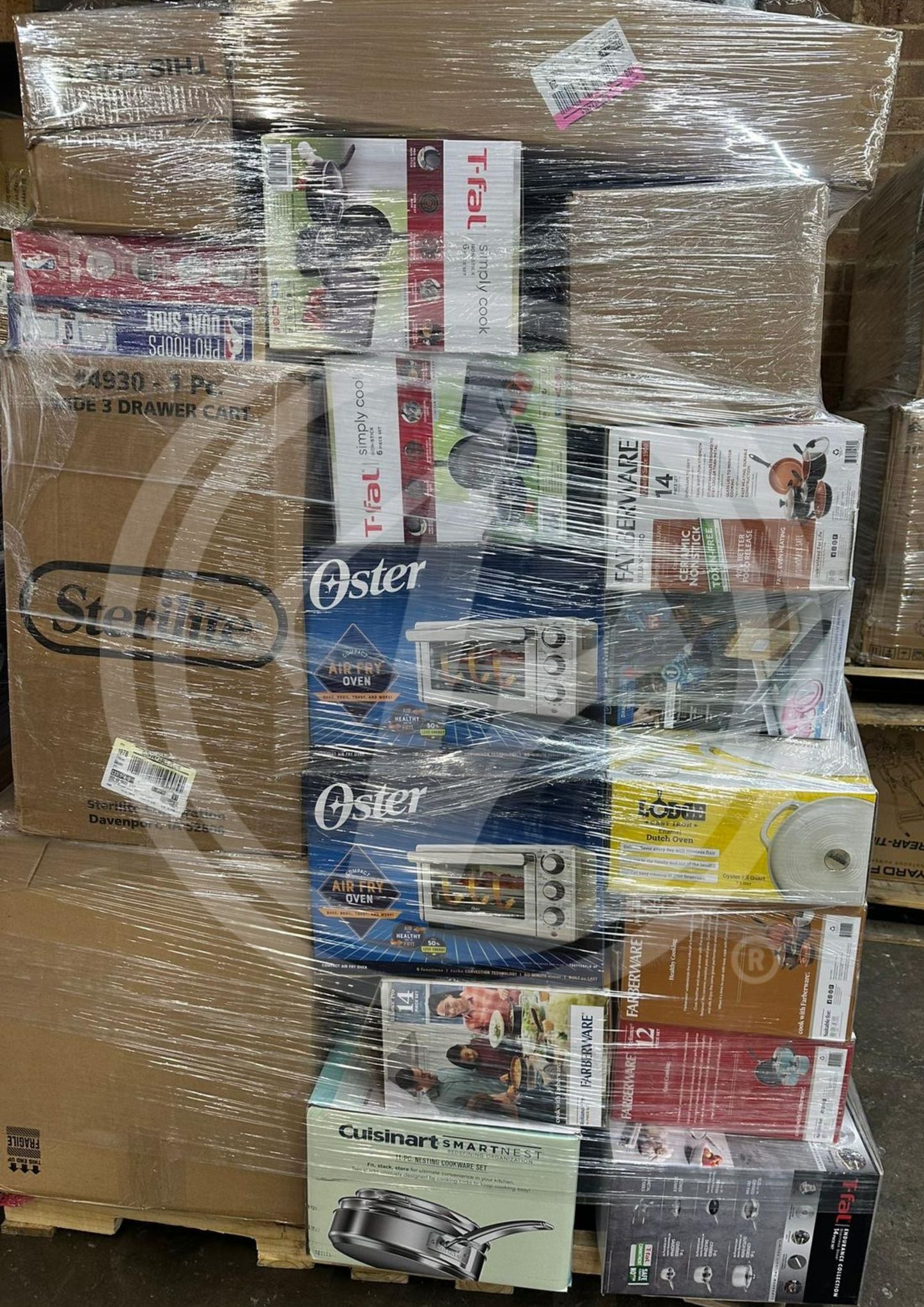 Purchase TGT general merchandise truckloads featuring a mix of home goods, kids' toys, electronics, furniture, and clothing from Zapps Wholesale.