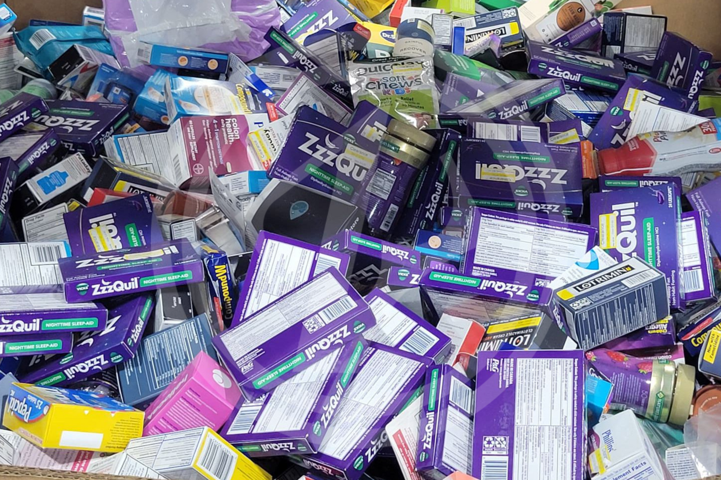 Purchase TGT Health and Beauty truckloads featuring a mix of cosmetics, vitamins, supplements, and body wash from Zapps Wholesale.