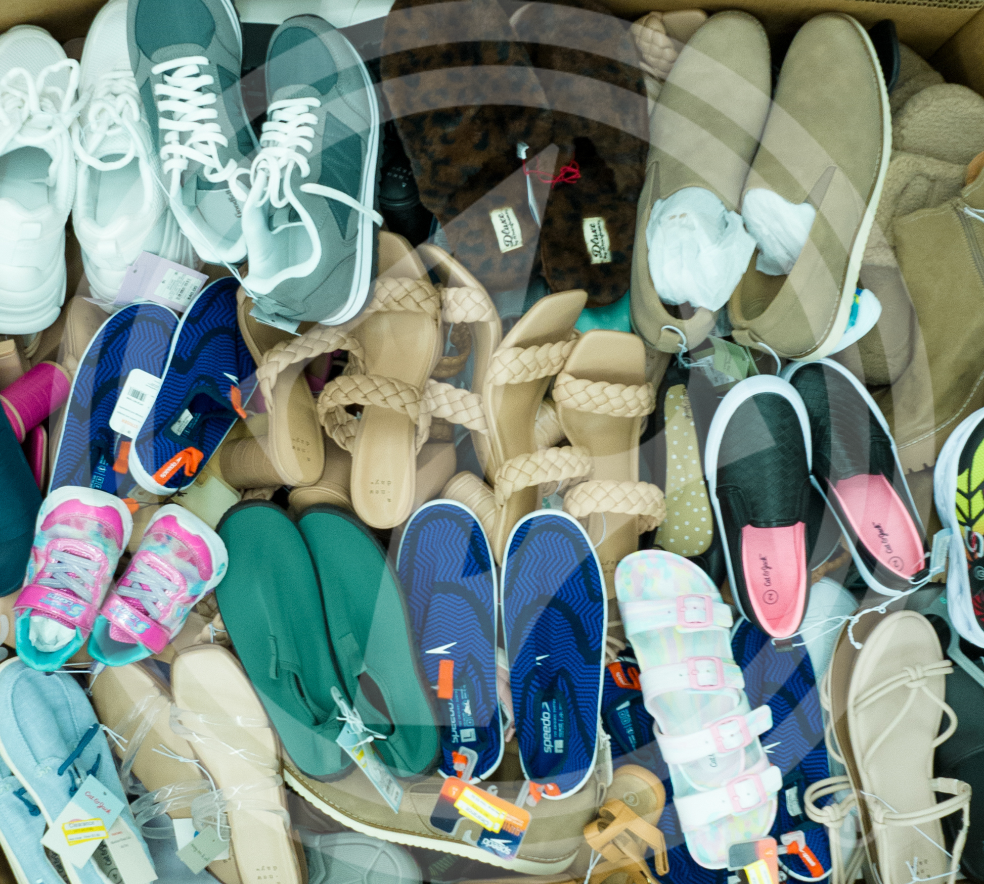 ṬGṬ SHOES - Zapps Wholesale