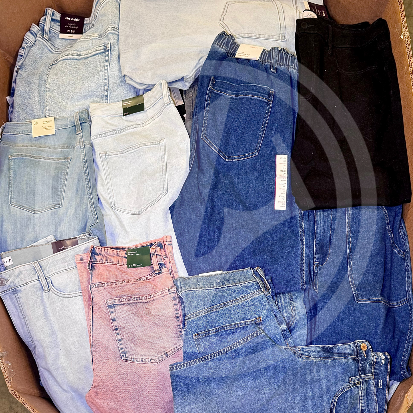 Purchase TGT jeans truckloads featuring a mix of men's, women's, and kids' jeans from Zapps Wholesale.